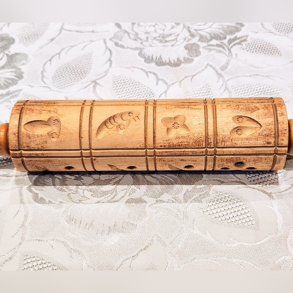 Vintage wood rolling pin cookie mold. From Germany - Picture 8 of 10